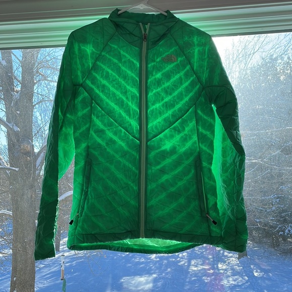 The North Face green thermoball jacket - Picture 2 of 13